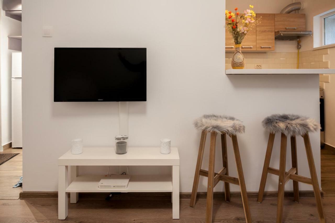 International Aparthotel - Free Parking Cluj-Napoca Ngoại thất bức ảnh